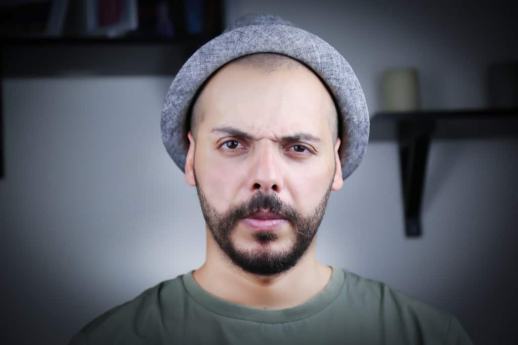 Apakah Bro Perlu Memakai Beard Balm Jika Sudah Memakai Beard Oil? 3 Memakai Beard Balm Bersamaan dengan Beard Oil