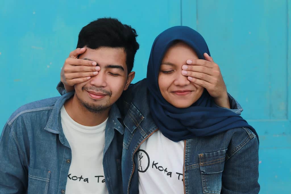 Beard Baiting, Trend Baru Dating Online via Aplikasi Tinder untuk Pria Brewok 1 Tren beard baiting yang berikan keuntungan bagi pria-pria dengan brewok saat mencari kencan via aplikasi online