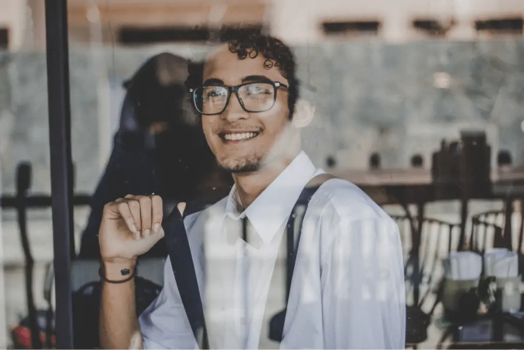 Ragam Alat Cukur Kumis dan Tips Memilihnya - Maaz Grooming