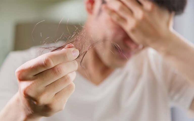 ciri ciri rambut rontok karena penyakit