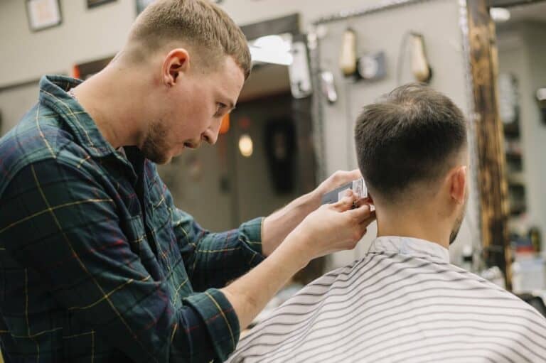 9 Cara Potong Rambut Pria untuk Pemula