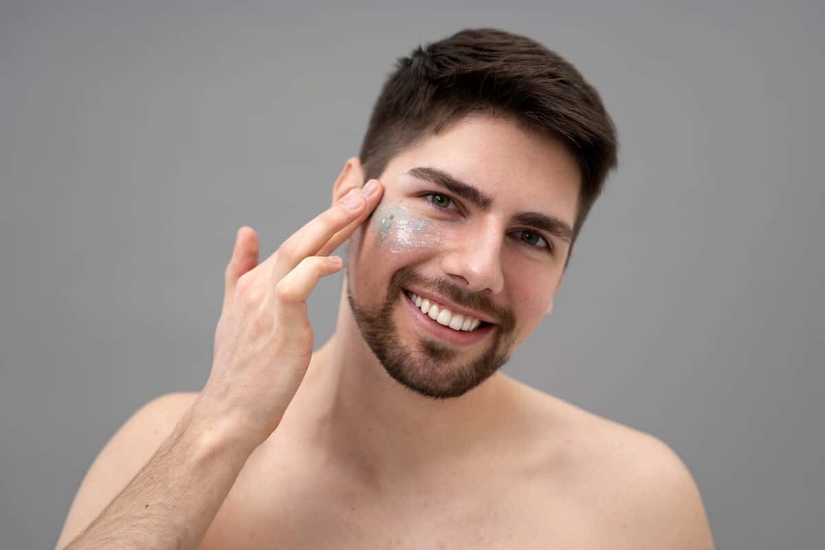 11 Cara Merawat Wajah Pria Yang Benar Anti Ribet 