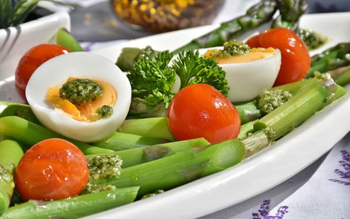 Telur Sayuran Hijau Sebagai Makanan Untuk Rambut Rontok